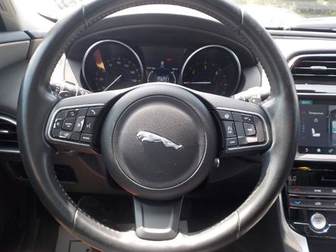 Used 2017 Jaguar XE Prestige image 12