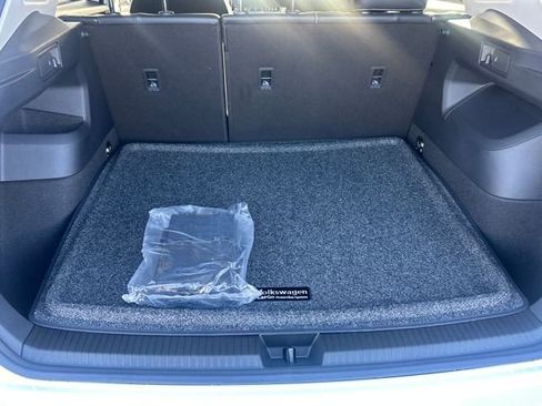 New 2026 Volkswagen Tiguan SE image 12