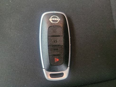 Used 2025 Nissan Sentra S image 32