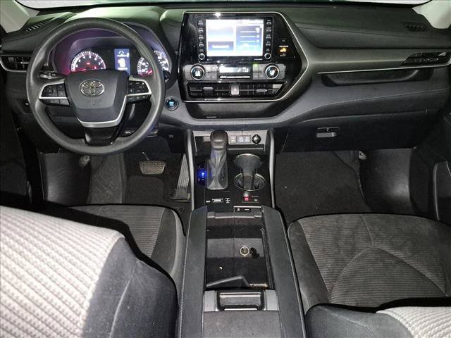 Used 2022 Toyota Highlander L FWD image 13