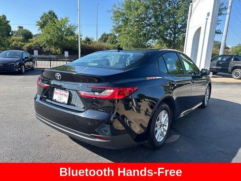 Used 2025 Toyota Camry LE FWD image 8