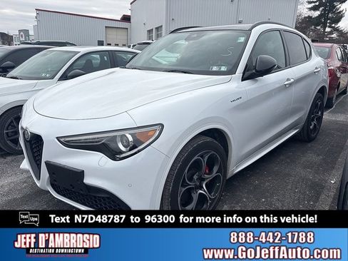 Used 2022 Alfa Romeo Stelvio Veloce image 1