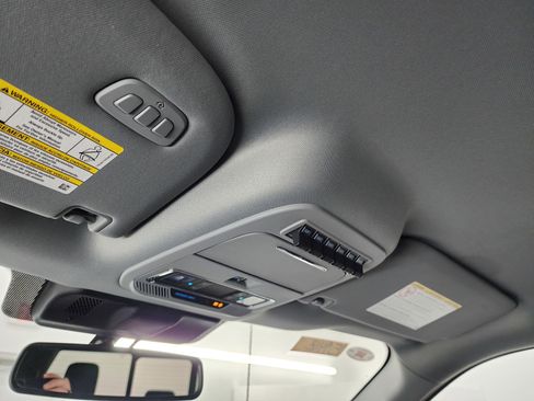 Used 2024 Ford F250 Lariat w/ Chrome Package image 13