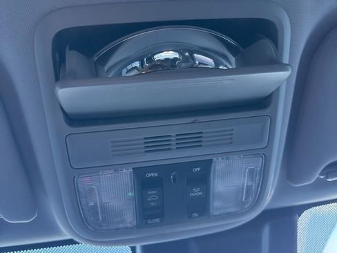 Used 2018 Honda Odyssey EX-L image 32