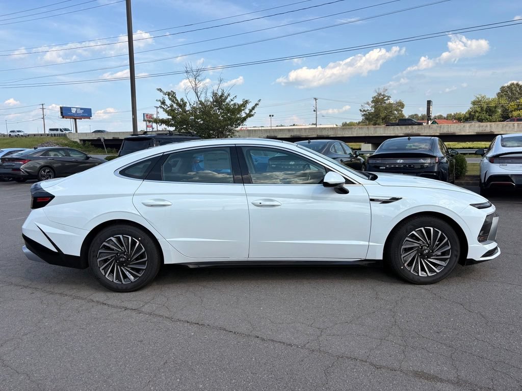 New 2026 Hyundai Sonata SEL FWD image 8