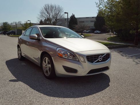 Used 2012 Volvo S60 T5 image 12