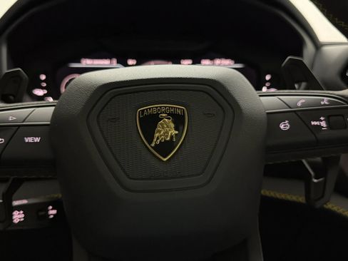 Used 2025 Lamborghini Urus SE AWD/4WD image 25