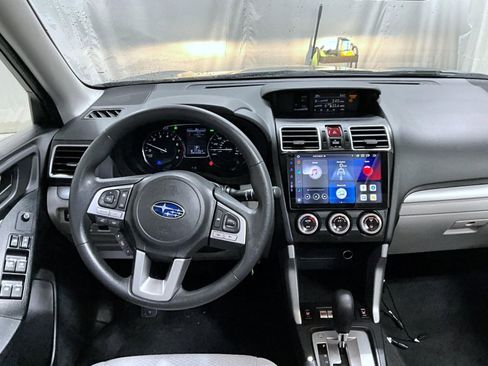 Used 2017 Subaru Forester 2.5i Premium image 14