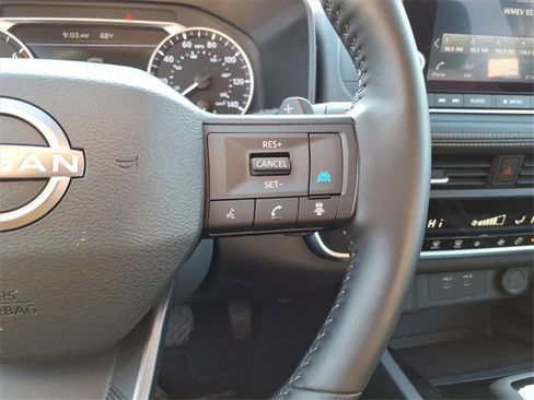 Used 2025 Nissan Rogue SV image 21