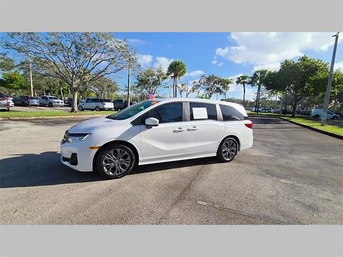 Used 2025 Honda Odyssey Touring image 43