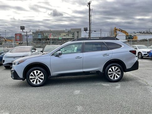 Used 2022 Subaru Outback Premium image 5