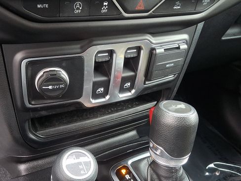 Used 2023 Jeep Wrangler Sport AWD/4WD image 15