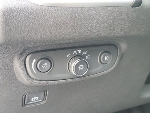 Certified 2022 GMC Terrain SLT image 11