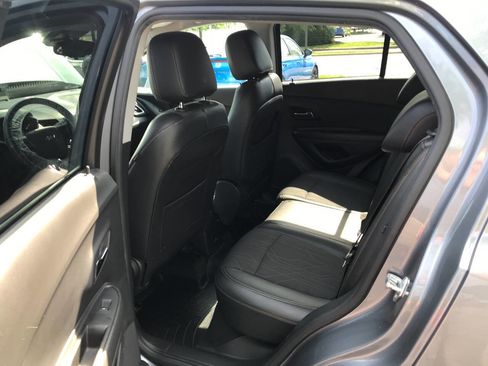 Used 2019 Chevrolet Trax LT w/ LT Convenience Package AWD/4WD image 10