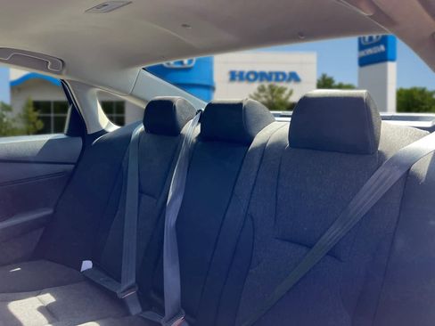 Used 2025 Honda Accord SE image 31