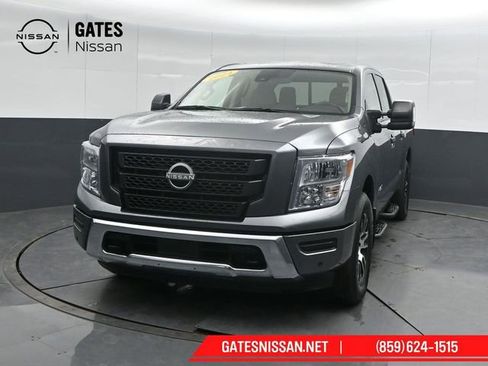Used 2024 Nissan Titan SV w/ SV Convenience Package image 6