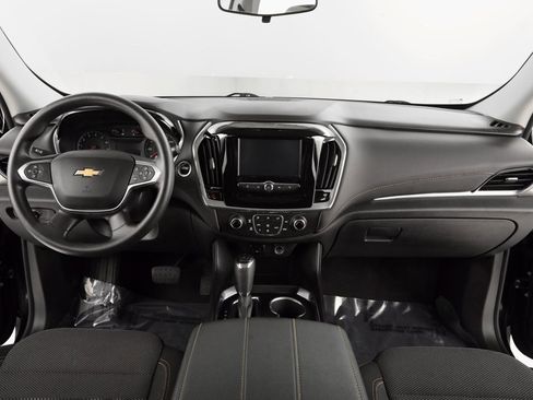 Used 2019 Chevrolet Traverse LS image 2
