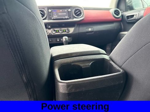 Used 2018 Toyota Tacoma SR5 AWD/4WD image 7