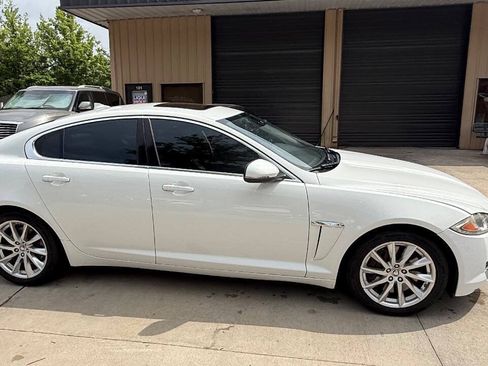 Used 2013 Jaguar XF RWD image 15