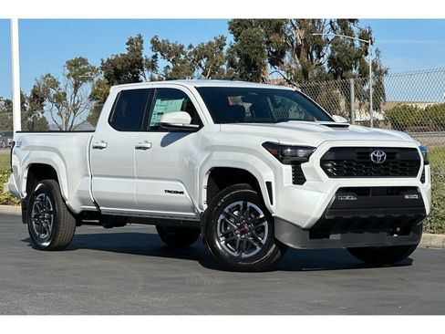 New 2025 Toyota Tacoma TRD Sport image 2