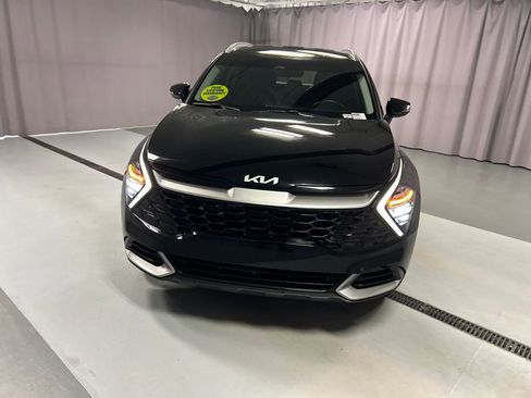Used 2024 Kia Sportage EX AWD/4WD image 2