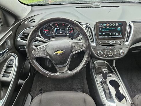Used 2018 Chevrolet Malibu LT FWD image 13