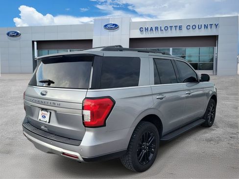 Used 2024 Ford Expedition XLT RWD image 4
