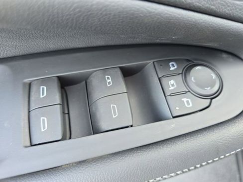 New 2025 Chevrolet Blazer EV LT image 22