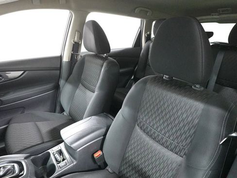 Used 2017 Nissan Rogue SV image 12