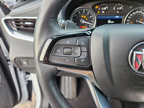 Used 2024 Buick Enclave Essence image 17