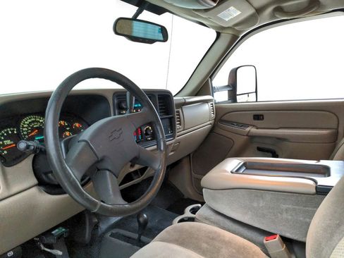 Used 2004 Chevrolet Silverado 2500 LS AWD/4WD image 13