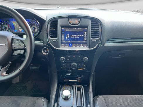 Used 2018 Chrysler 300 S w/ S Model Appearance Package RWD image 13
