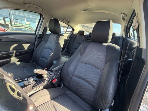 Used 2016 MAZDA MAZDA3 i Sport w/ Preferred Equipment Package image 10