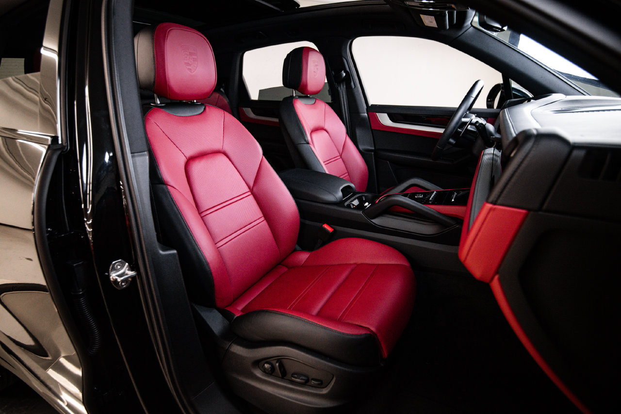 Certified 2026 Porsche Cayenne AWD/4WD image 29