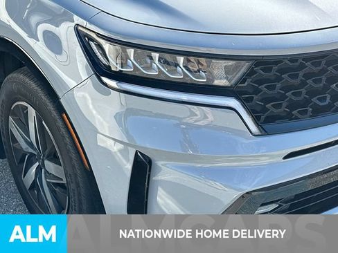 Used 2022 Kia Sorento EX w/ Panoramic Sunroof Package FWD image 4