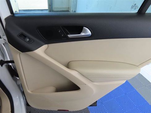 Used 2017 Volkswagen Tiguan S FWD image 34