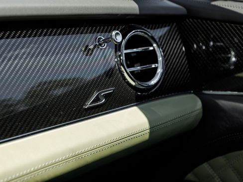 Used 2024 Bentley Bentayga image 40