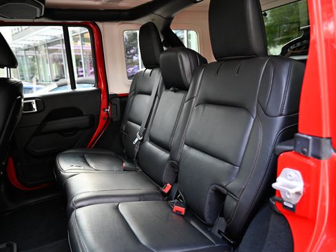 Used 2023 Jeep Wrangler Unlimited Rubicon 392 AWD/4WD image 37
