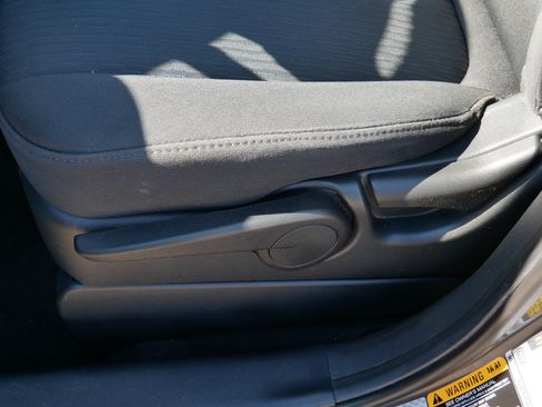 Used 2008 Kia Rondo LX w/ Convenience Pkg FWD image 20