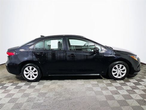 Certified 2024 Toyota Corolla LE image 9