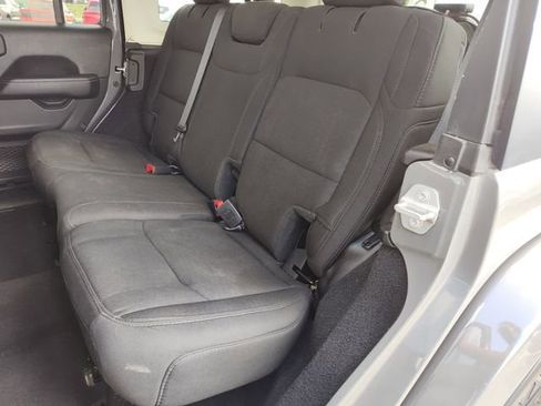 Used 2021 Jeep Wrangler Unlimited Sahara image 27