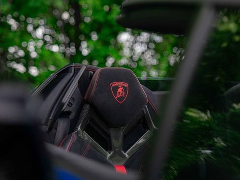 Used 2019 Lamborghini Huracan Performante AWD/4WD image 44