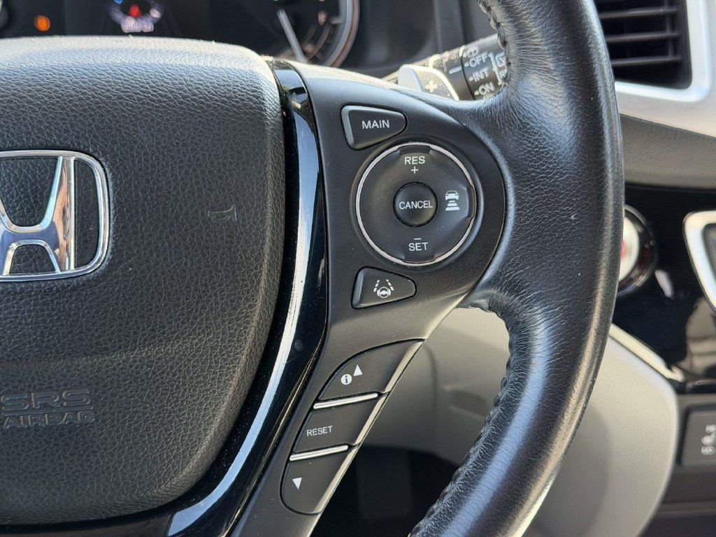 Used 2017 Honda Pilot Touring image 10