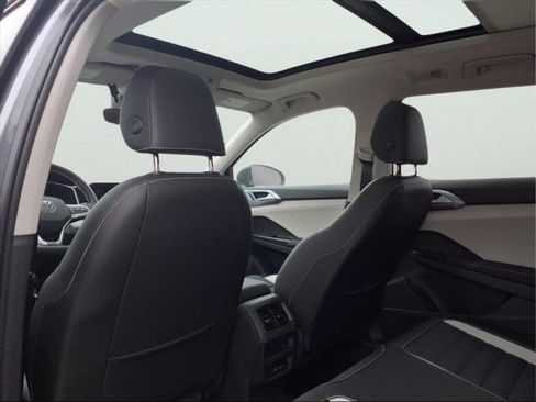 New 2026 Volkswagen Taos SEL image 11