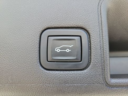 Used 2022 GMC Terrain SLE w/ Driver Convenience Package AWD/4WD image 10