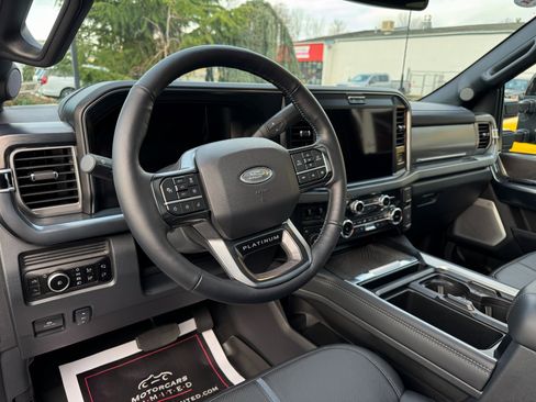 Used 2025 Ford F450 Platinum w/ FX4 Off-Road Package image 55