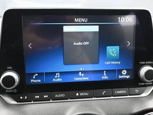 Used 2025 Nissan Sentra SV FWD image 18