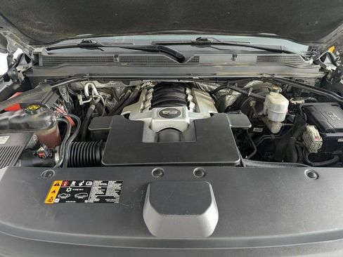 Used 2018 Cadillac Escalade Platinum image 9