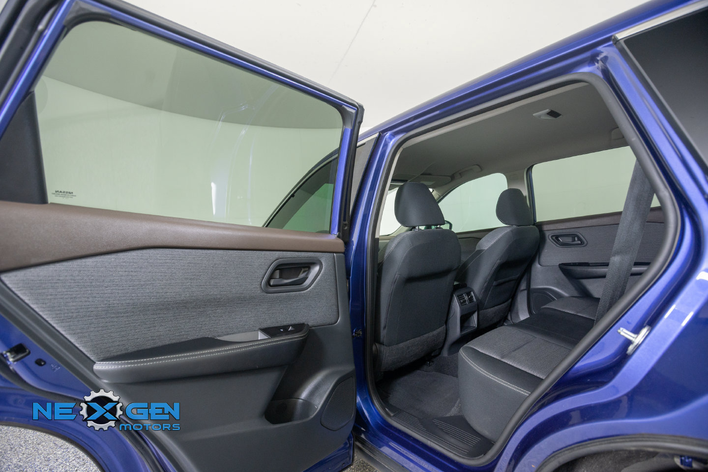 Used 2021 Nissan Rogue S AWD/4WD image 28