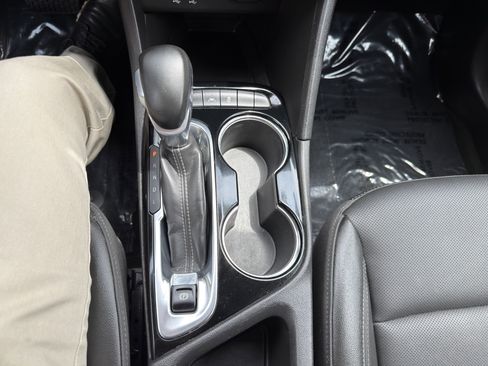 Used 2024 Buick Encore GX Sport Touring FWD image 30